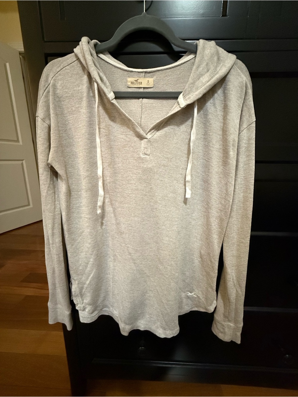 Hollister Light Gray Hooded Pullover Sweater